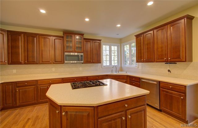 6225 Country Walk Court, Clarence, NY 14032