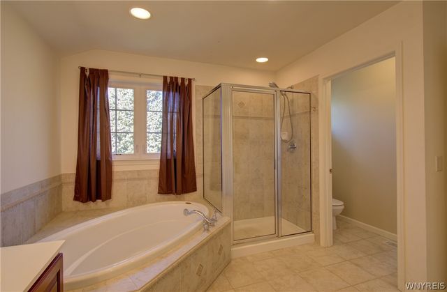 6225 Country Walk Court, Clarence, NY 14032