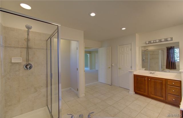 6225 Country Walk Court, Clarence, NY 14032