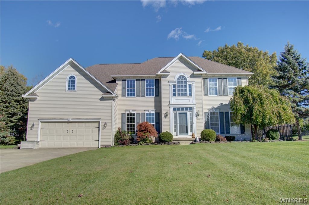 6225 Country Walk Court, Clarence, NY 14032