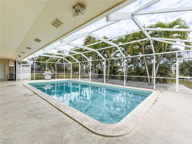 5207 Willow CT, Cape Coral, FL 33904
