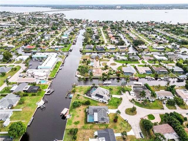 5207 Willow CT, Cape Coral, FL 33904