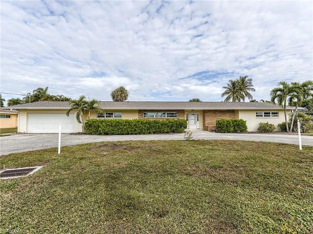 5207 Willow CT, Cape Coral, FL 33904