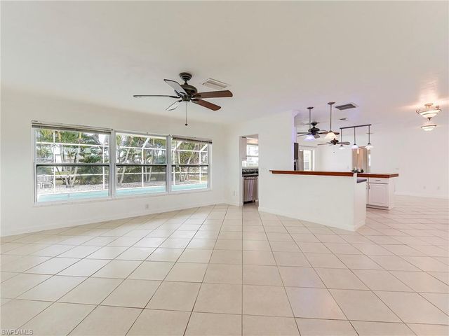 5207 Willow CT, Cape Coral, FL 33904