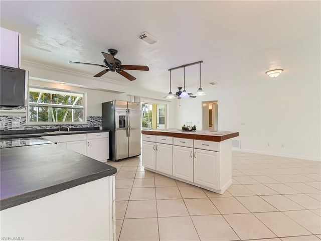 5207 Willow CT, Cape Coral, FL 33904