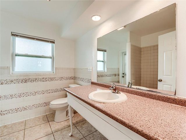 5207 Willow CT, Cape Coral, FL 33904