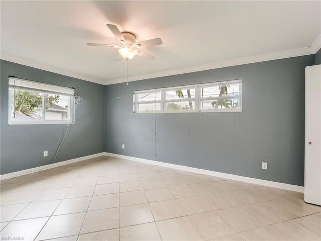 5207 Willow CT, Cape Coral, FL 33904