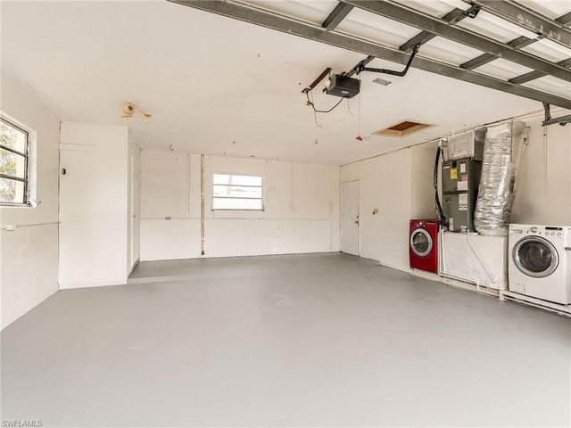 5207 Willow CT, Cape Coral, FL 33904