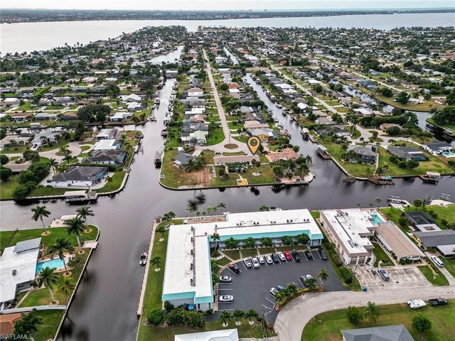 5207 Willow CT, Cape Coral, FL 33904