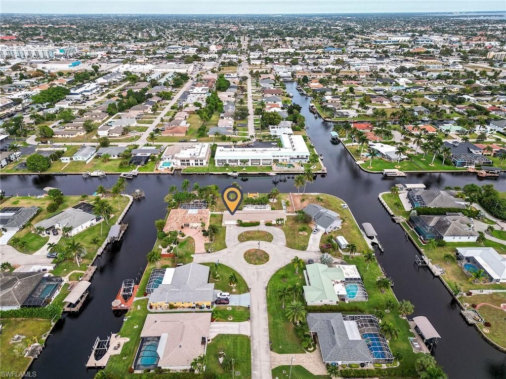 5207 Willow CT, Cape Coral, FL 33904