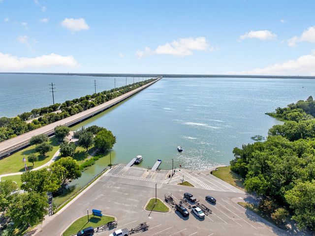 806 Lake Meadows Circle, Rockwall, TX 75087