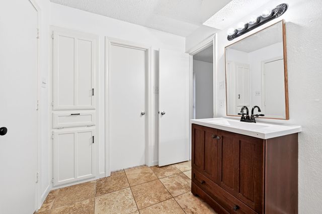 806 Lake Meadows Circle, Rockwall, TX 75087