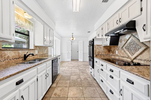 806 Lake Meadows Circle, Rockwall, TX 75087