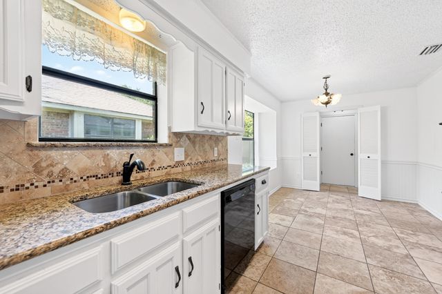 806 Lake Meadows Circle, Rockwall, TX 75087