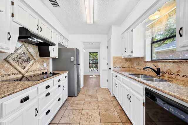 806 Lake Meadows Circle, Rockwall, TX 75087