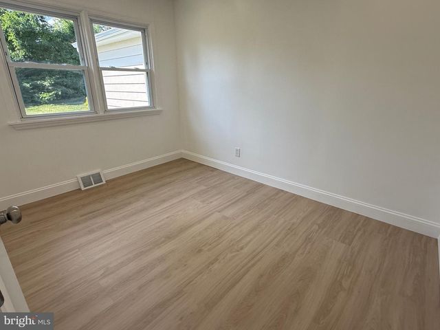 820 BEVERLY DR, Somerdale, NJ 08083