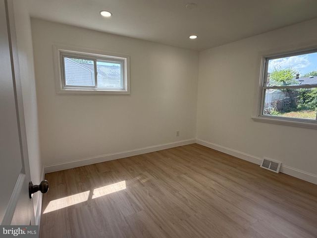 820 BEVERLY DR, Somerdale, NJ 08083