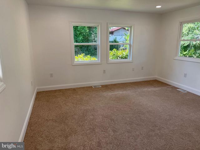 820 BEVERLY DR, Somerdale, NJ 08083