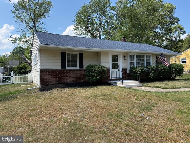 820 BEVERLY DR, Somerdale, NJ 08083