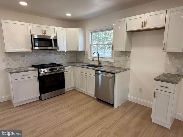820 BEVERLY DR, Somerdale, NJ 08083