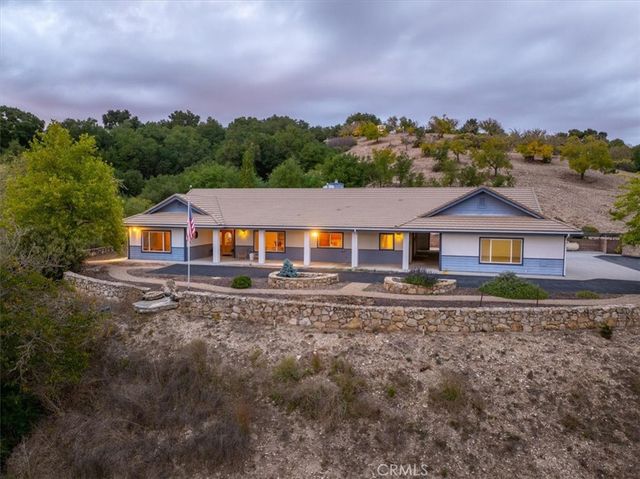 4242 Las Tablas Willow Creek Road, Paso Robles, CA 93446