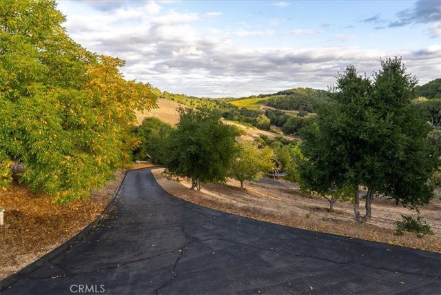 4242 Las Tablas Willow Creek Road, Paso Robles, CA 93446