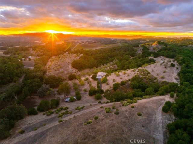 4242 Las Tablas Willow Creek Road, Paso Robles, CA 93446