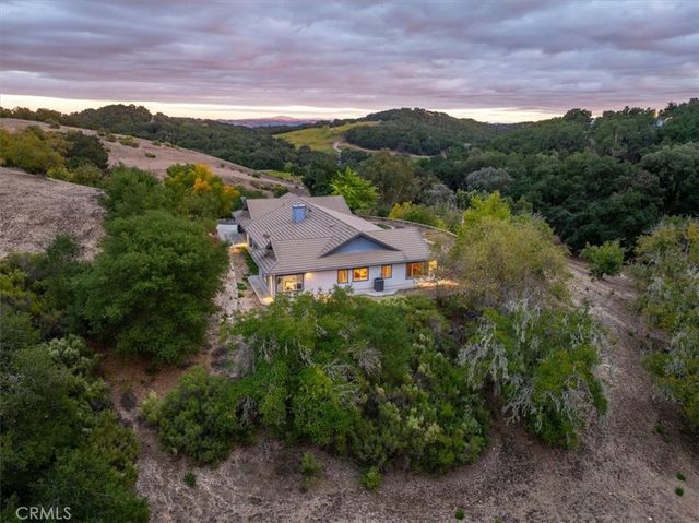 4242 Las Tablas Willow Creek Road, Paso Robles, CA 93446