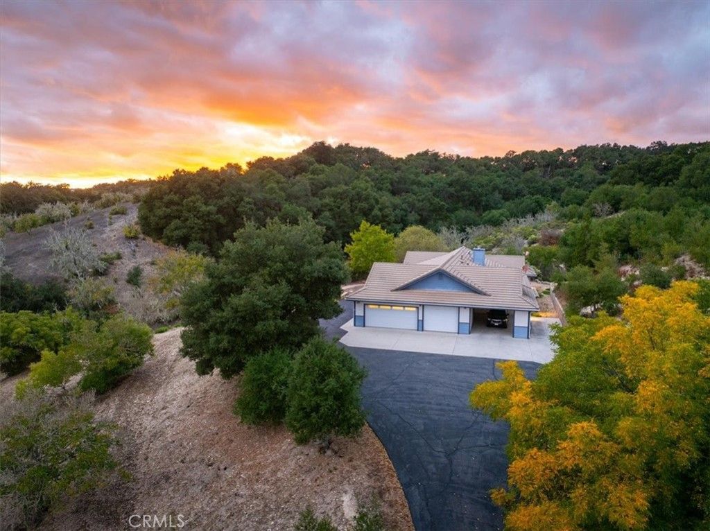 4242 Las Tablas Willow Creek Road, Paso Robles, CA 93446