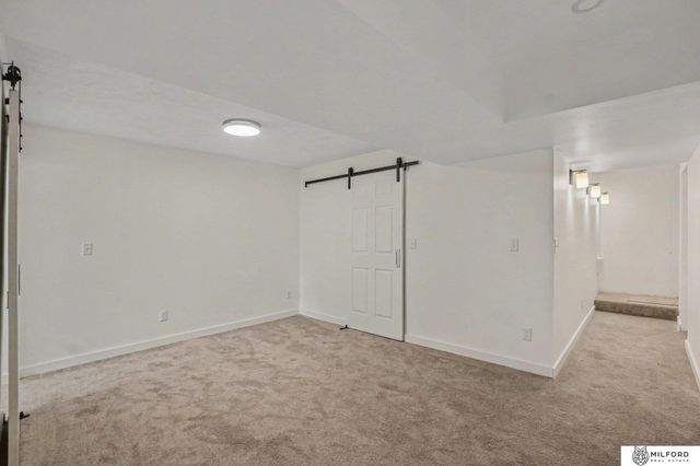 20213 Veterans Drive, Omaha, NE 68022