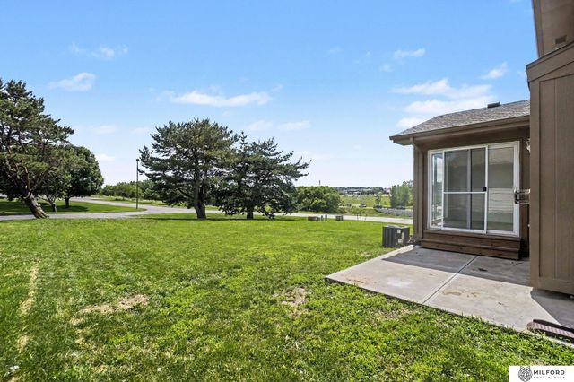 20213 Veterans Drive, Omaha, NE 68022