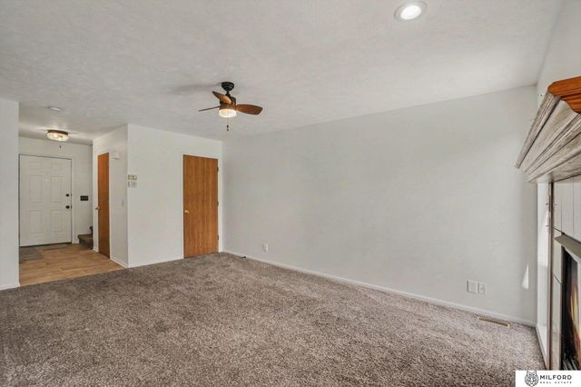 20213 Veterans Drive, Omaha, NE 68022