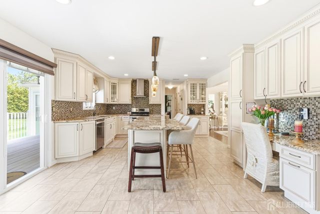 4 Allison Court, Edison, NJ 08820