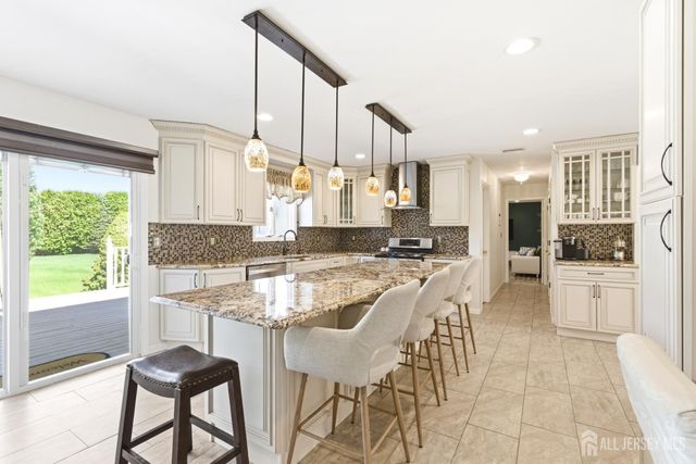 4 Allison Court, Edison, NJ 08820