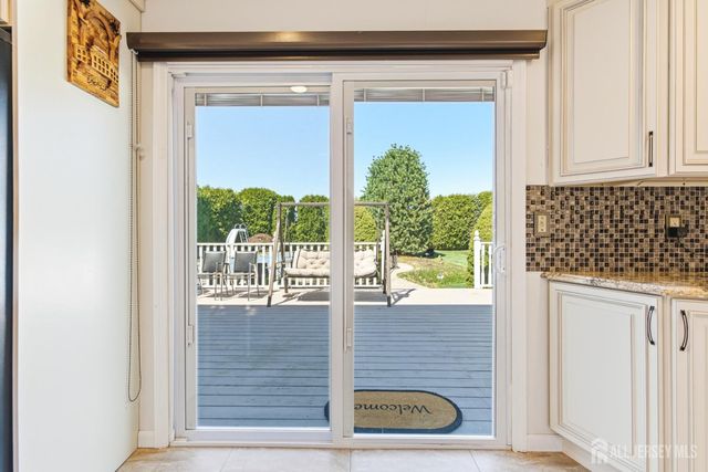 4 Allison Court, Edison, NJ 08820