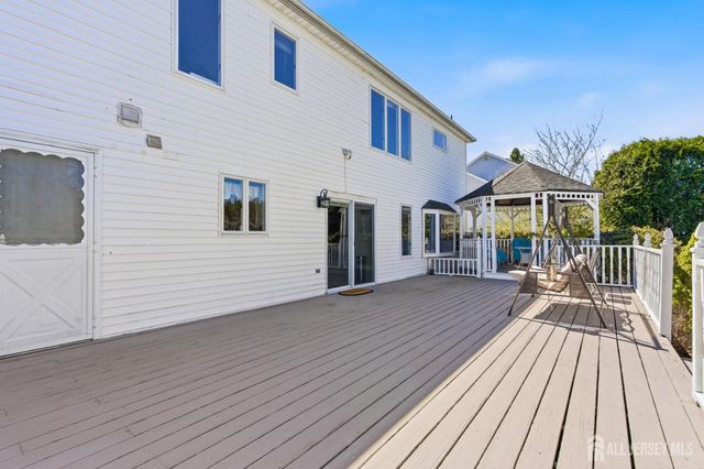 4 Allison Court, Edison, NJ 08820