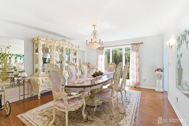 4 Allison Court, Edison, NJ 08820