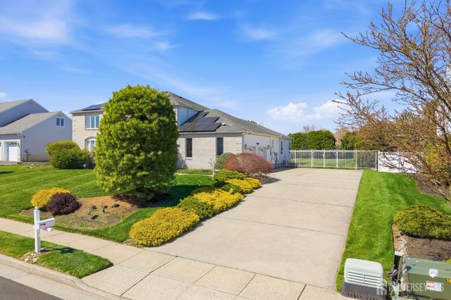4 Allison Court, Edison, NJ 08820