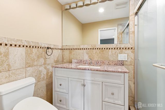 4 Allison Court, Edison, NJ 08820