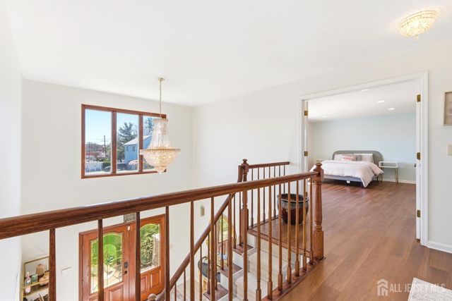 4 Allison Court, Edison, NJ 08820