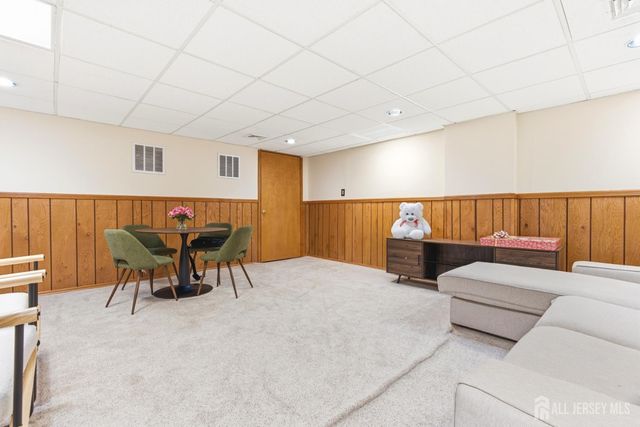 4 Allison Court, Edison, NJ 08820