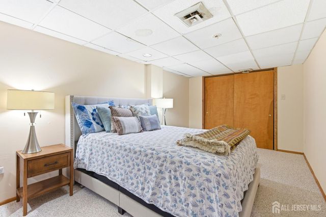 4 Allison Court, Edison, NJ 08820