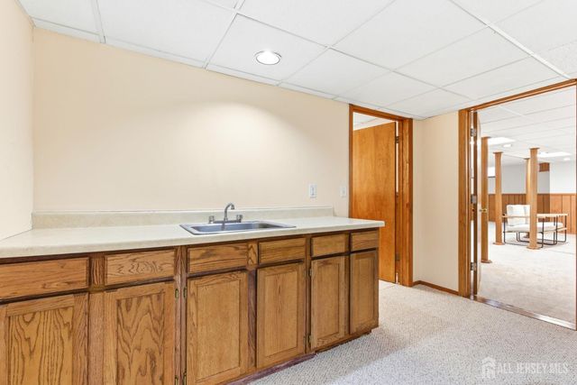 4 Allison Court, Edison, NJ 08820