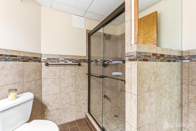 4 Allison Court, Edison, NJ 08820