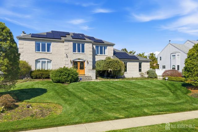 4 Allison Court, Edison, NJ 08820