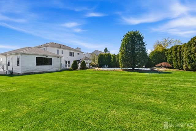 4 Allison Court, Edison, NJ 08820