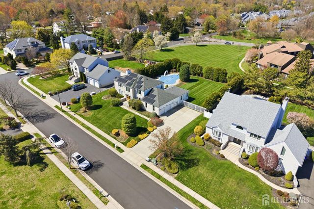 4 Allison Court, Edison, NJ 08820