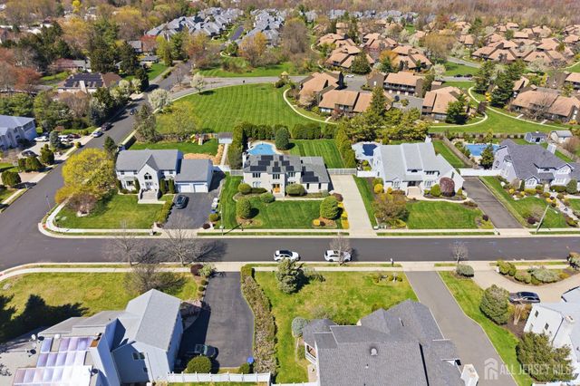4 Allison Court, Edison, NJ 08820