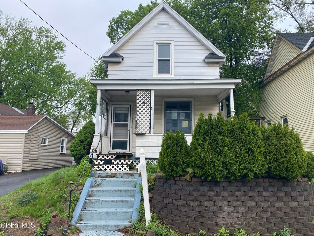 20 Henry Street, Schenectady, NY 12304