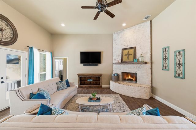 128 E Remuda Court, Fort Worth, TX 76108